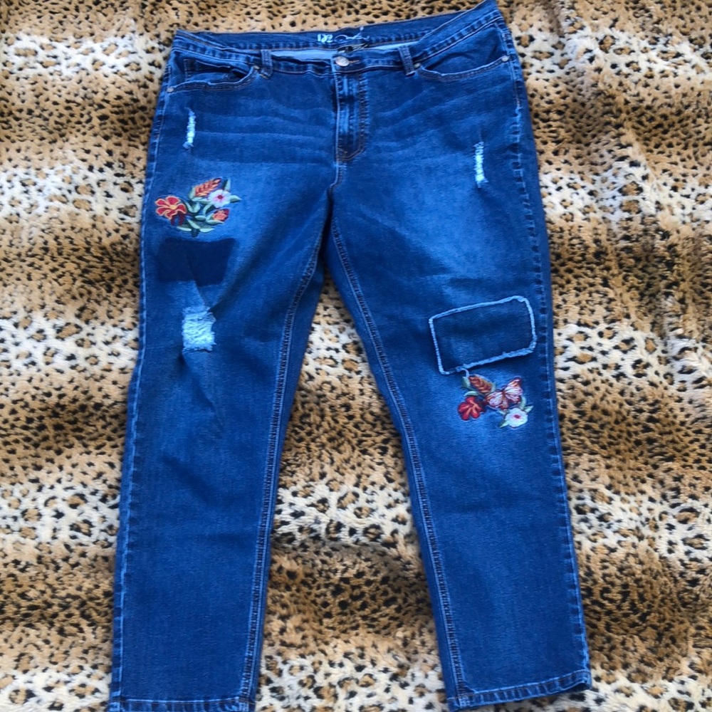 DG2 by Diane Gilman Blue Skinny Jeans with Floral Embroidery